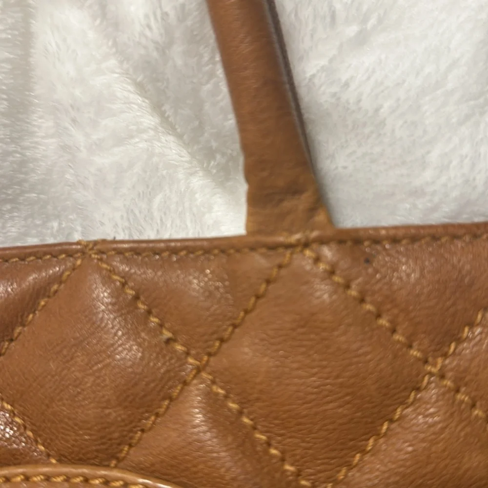 ❤️ SOLD ❤️ 👜 Authentic Chanel Caviar Quilted Medallion Tote (Brown) - Picture 8 of 17